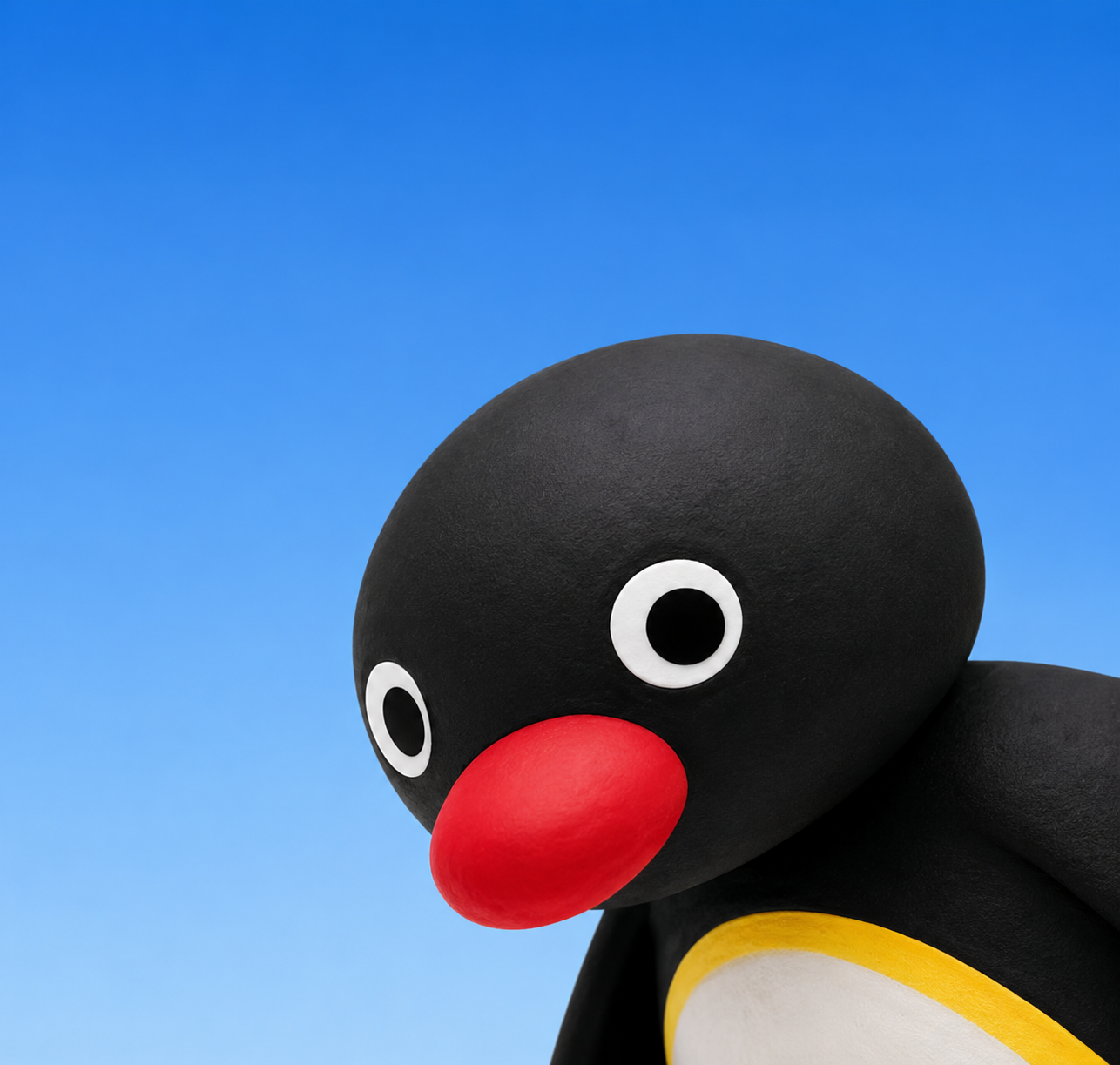 Pingu peeking